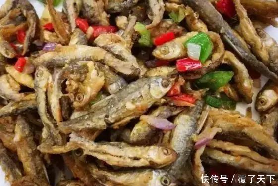 安徽旅游：大山深处一抹红，马丁公路、马鬃岭秋色美翻了