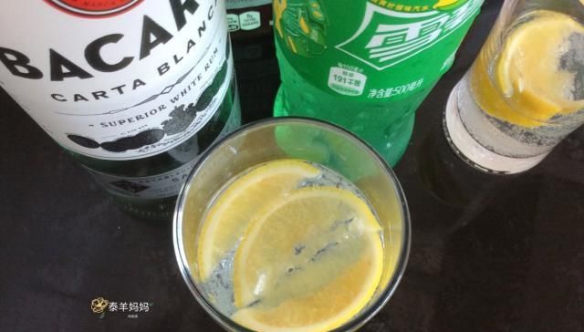冰块:想喝鸡尾酒的时候,可以自己这么做,方法很简单!