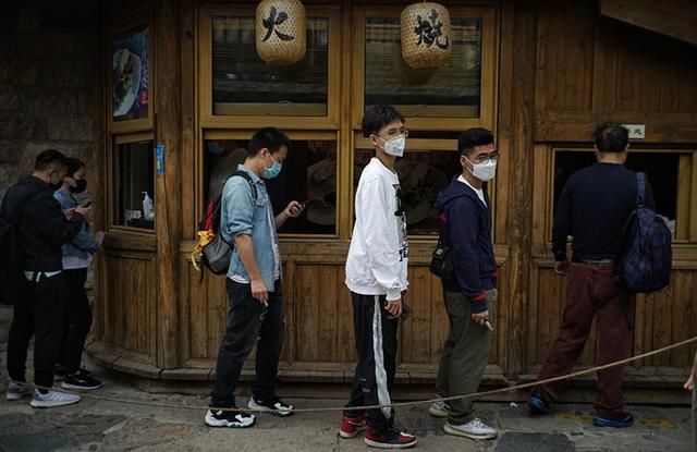 接触:五一假期京郊游升温 古北水镇“无接触”迎客