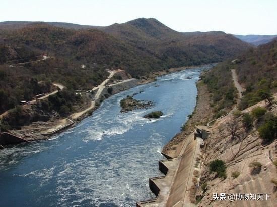 世界上库容最大的水库：总投资4.8亿美元，牺牲了80位工人的生命