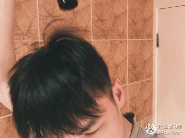 纸上得来终觉浅，人丑就该自己剪 篇四:头发长度太尴尬?定型产品