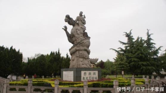  襄阳@作为一个地级市, 怎么能不通过火车呢 这个地方太可怜啦!