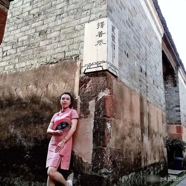  『如诗之』几缕思愁随远溢一袭旗袍女人花