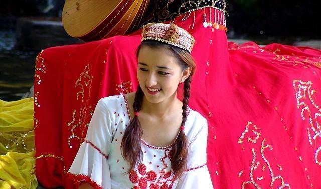 维吾尔族姑娘能与汉族的小伙“通婚”吗?当地姑娘说出实话!