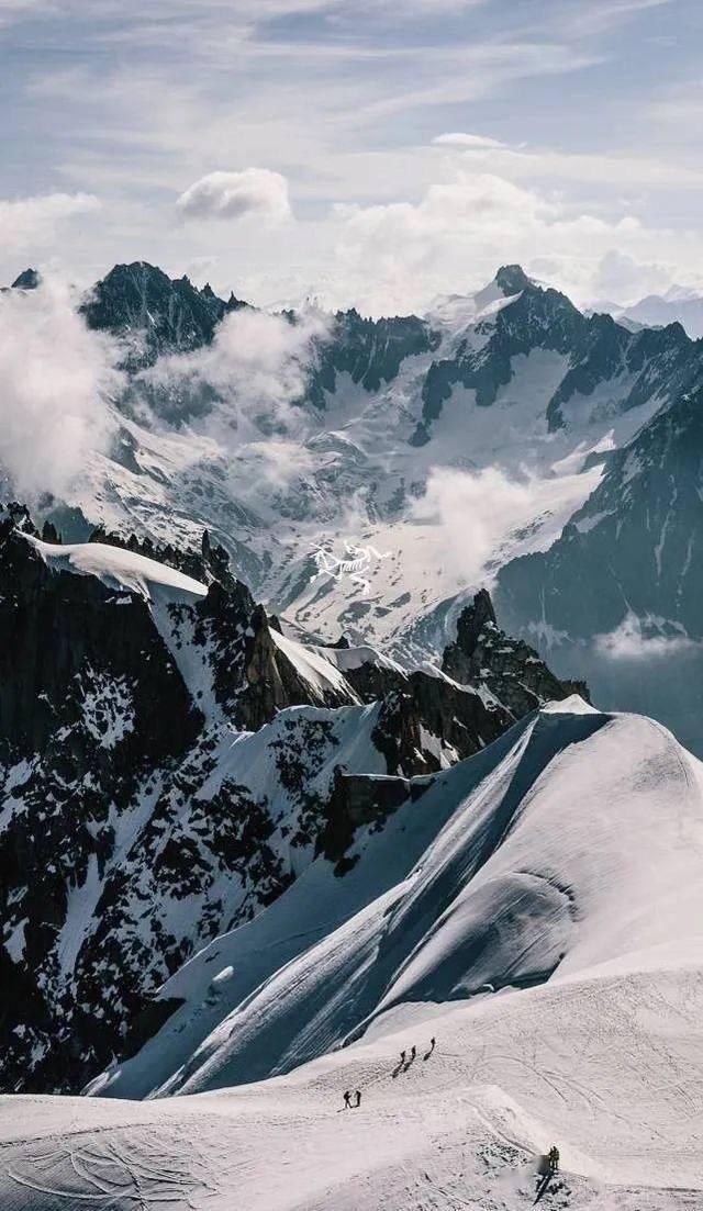 玩家■纯路人,山系品牌这波我觉得可