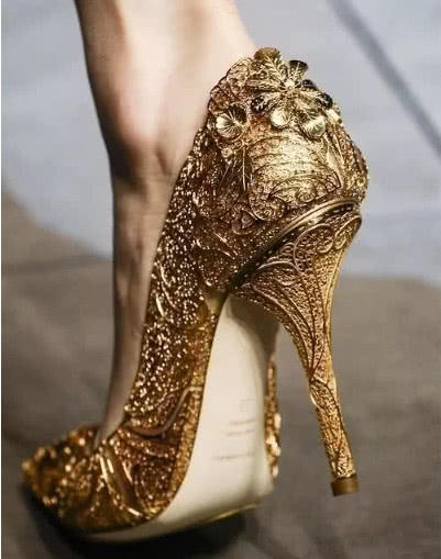 确认过眼神,这就是最美的高跟鞋!精致到每一个细节!鞋跟都是如