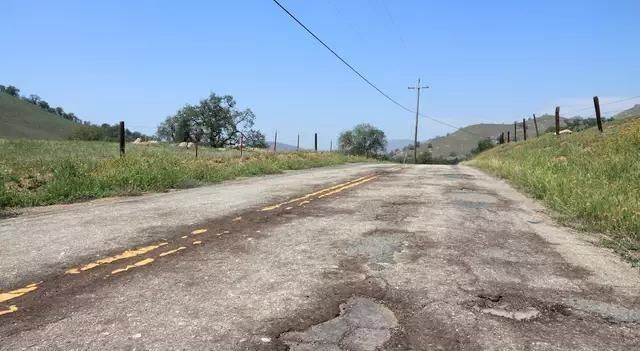  村村@村村通公路最后成了“村村痛”，专家无法解释，农民：谁的