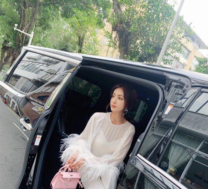  「气质」简约之中洋溢着时尚的魅力,美丽又显气质的穿搭,让你时尚又好看