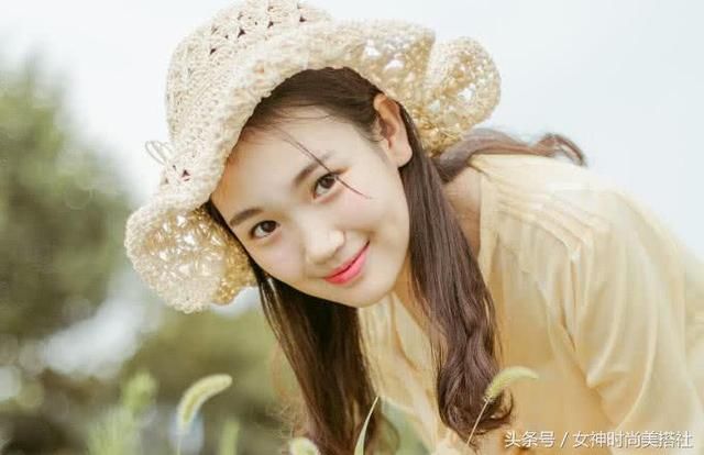 女生不想发际线变高，这4种发型尽量避开，图4对头发伤害很大