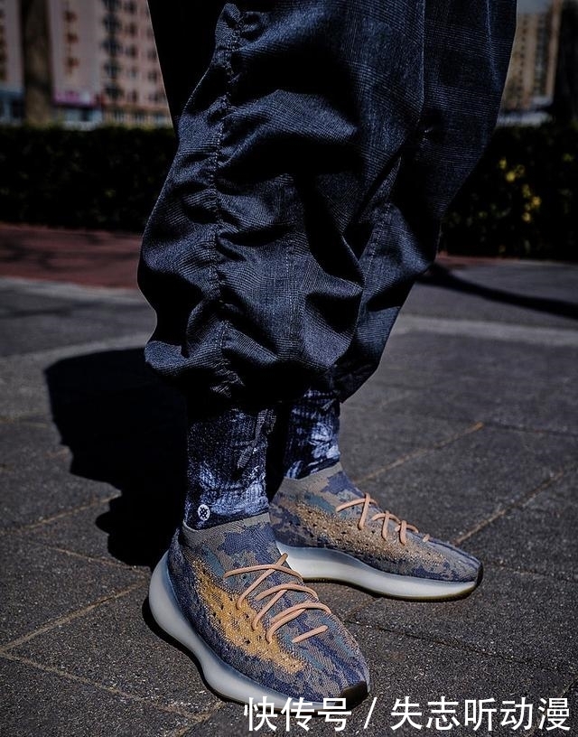  「登场」全新 Yeezy Boost 380“Blue Oat”谍照释出！5 月登场