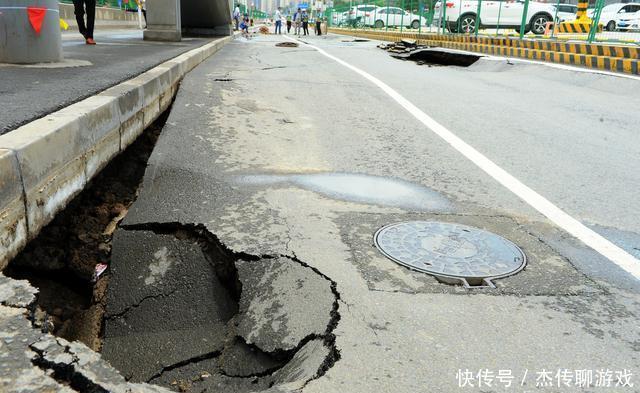  高速■为什么中国的高速公路永远都修弯的，而美国却修直的？看
