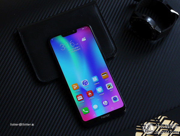 数码测评 篇二:1099元的手机，一篇原创的荣耀畅玩8C蓝色版图赏，好不好看?