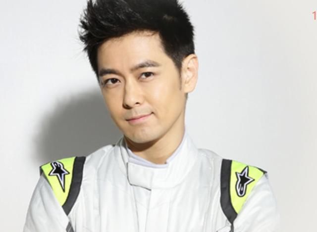 冯小刚回应偷税漏税再被骂？杨洋工作室恋情？林志颖怕长皱纹？