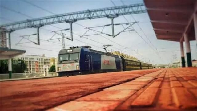 河南最落寞的火车站:一天只有一趟列车，当地人:有和没有一样!