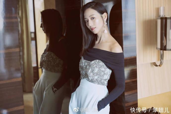 张钧甯真的太美啦，黑色吊带长裙尽显完美身材！网友：锁骨最美！