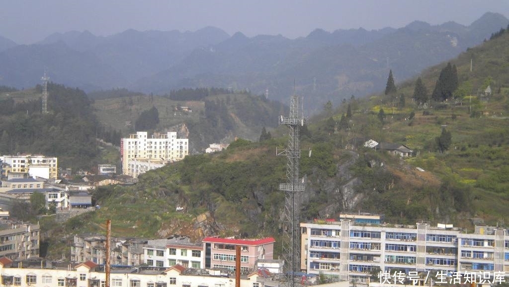  【县城】湖北“最辛苦”的县城：开车要8小时才到省会，是你的家