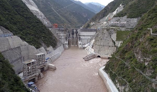 乌弄龙水电站建成投产，澜沧江干流上建设了12座水电站