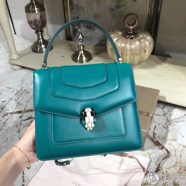 宝格丽祖母绿小号蛇头包入手评测