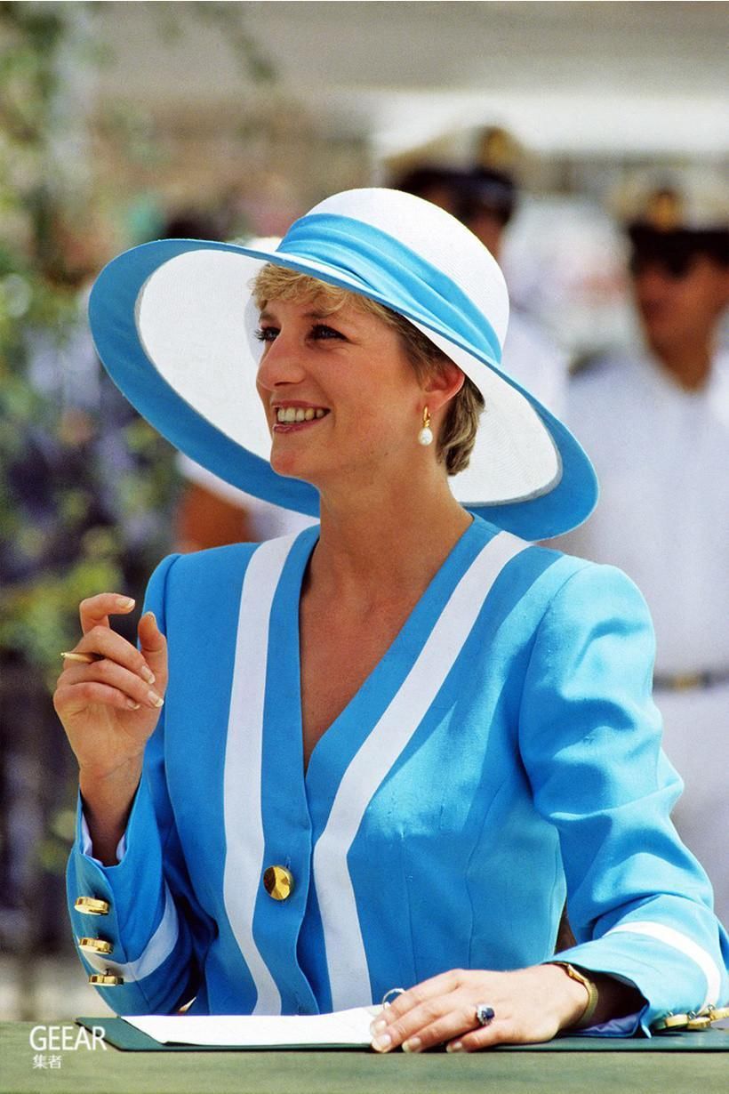 皇室人员的专属帽子戏法:32张照片回顾戴安娜王妃经典帽子造型!