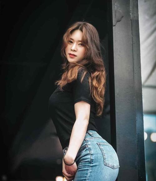  「舒适」经典牛仔裤搭配，穿出你可爱俏皮婉约淑女，微胖体型一样显瘦！