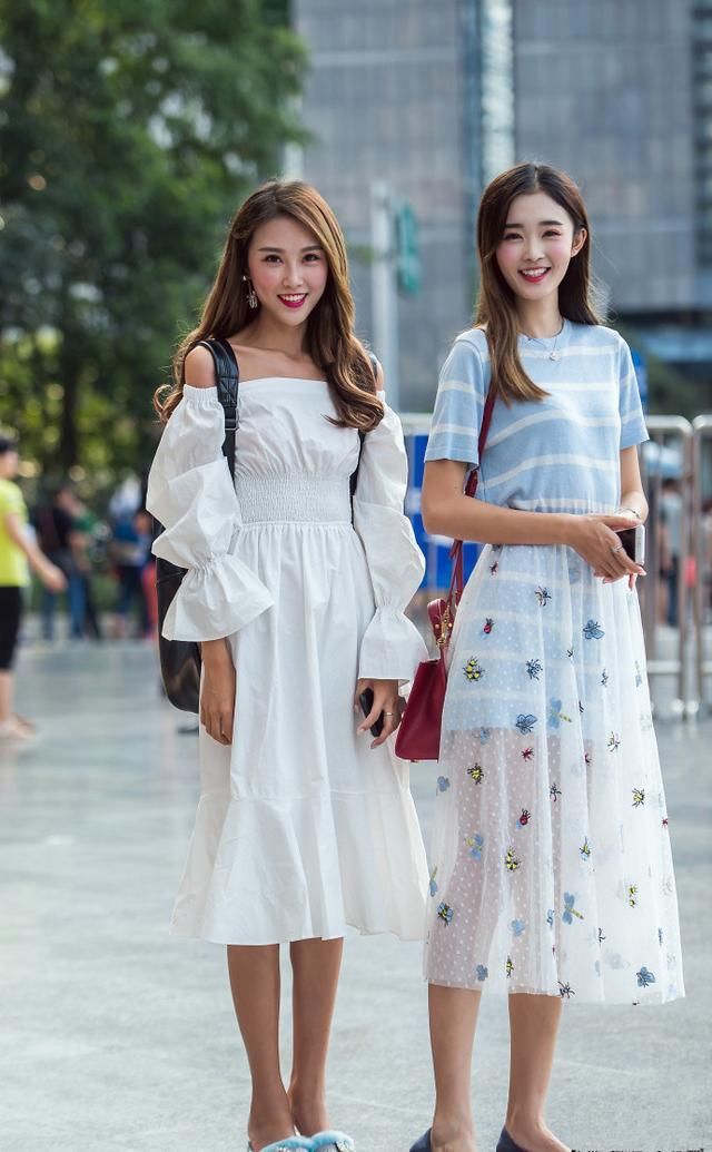 街拍:美女清新亮丽精致五官，真是绝代佳人!