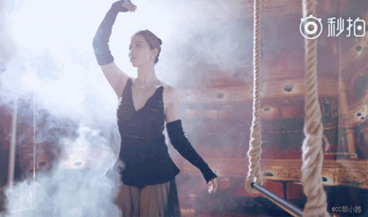 “神仙姐姐”回来了,刘亦菲瘦回颜值巅峰,一袭牛仔裙美出新天际