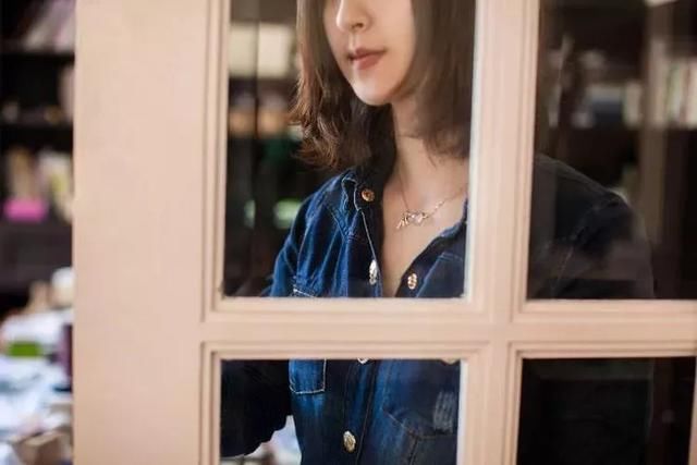 为什么你的翡翠饰品戴在身上就不如她好看？！