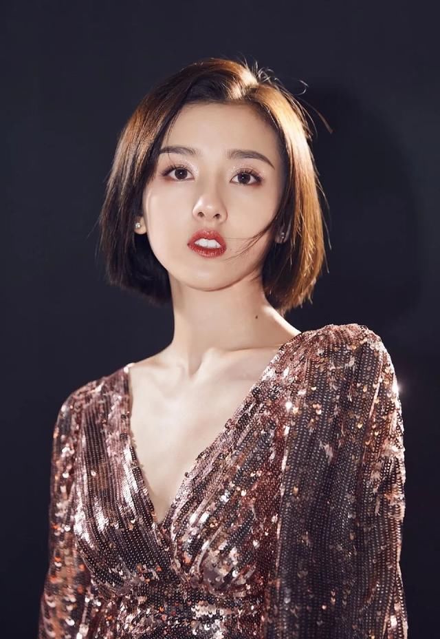 亲和力■美人计｜单选题：A珠圆玉润赵露思、B明艳锋芒宋祖儿