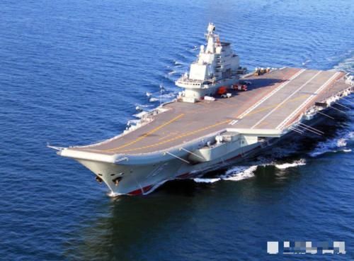 我国首艘航空母舰辽宁舰于