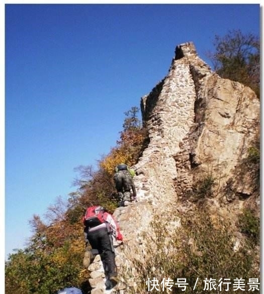 ＂弟弟去爬了一次华山天梯，他说以后给他钱都不去了，真的让人崩