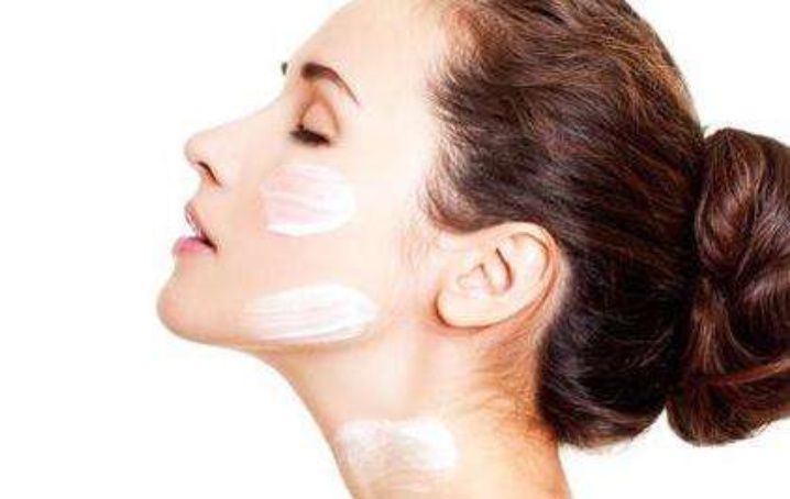 用了白醋加它祛斑之后，闺蜜都吃惊了，脸蛋白白嫩嫩和小孩子一样