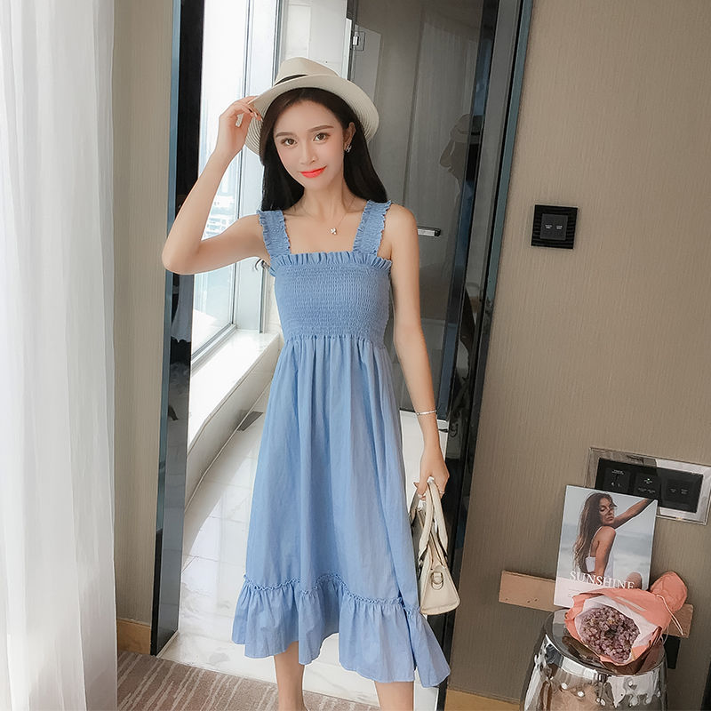 姐姐的连衣裙穿的好漂亮,你看看下图,比夜店的还性感洋气