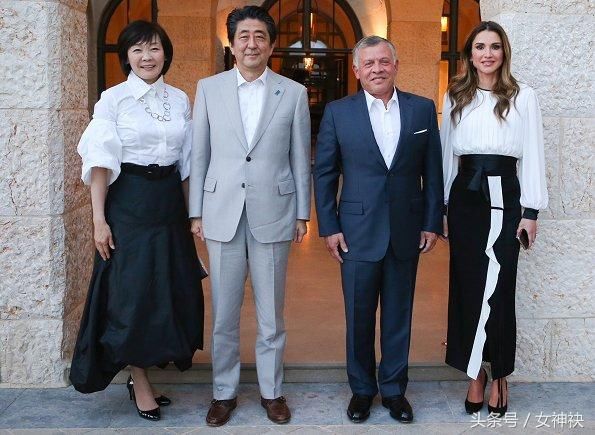 跟王室学职场着装，最美王后拉尼娅的时尚进化