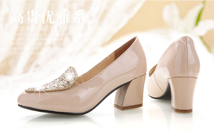 新发现一种女鞋:粗跟鞋，比高跟鞋柔软时髦，老婆一口气买3双