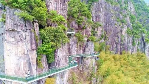 看山看云看梯田，人间仙境南尖岩