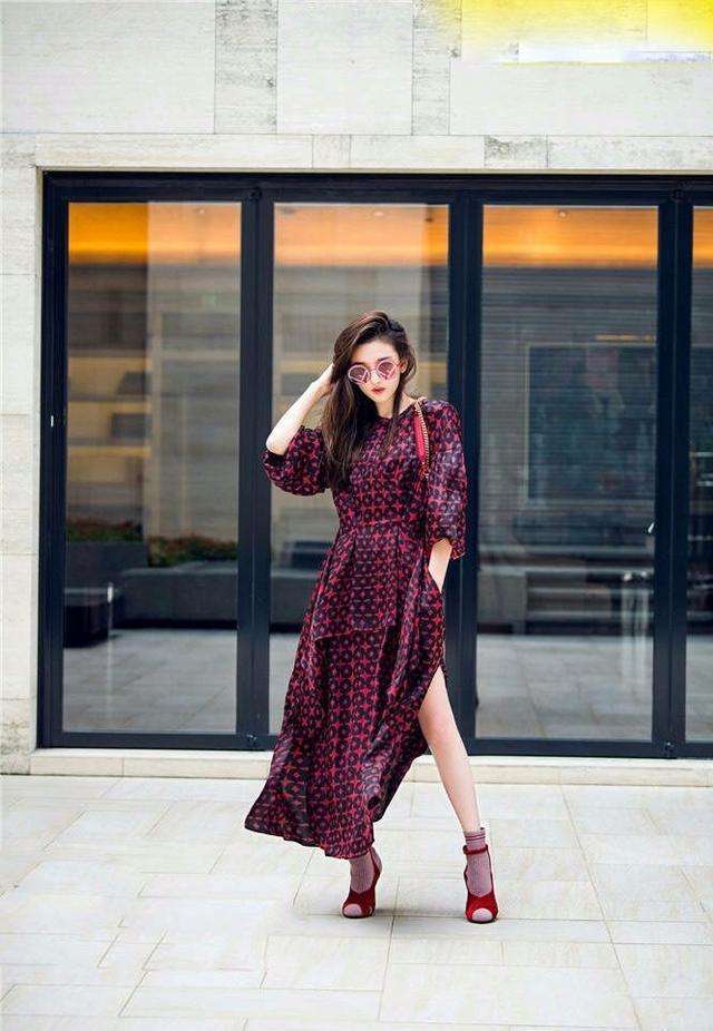 宋祖儿真厉害! 穿的短裤都勒成这样