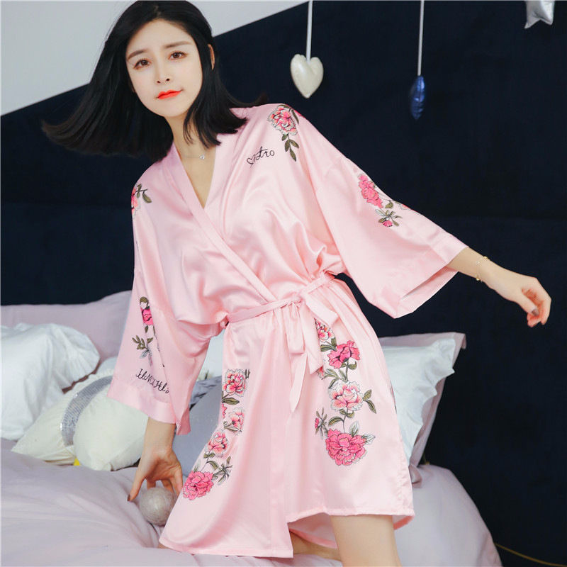 中国睡衣与日本睡衣的区别，瞧瞧下图就知道，网友:厉害了我的国