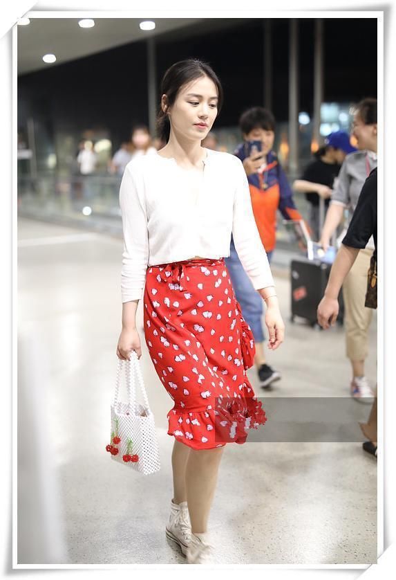 本以为窦靖童的木箱够奇葩的了，看到马思纯的塑料篮，我沉默了!