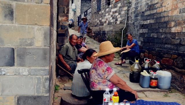  #建筑#在河南新县丁李湾村，为何会有保持完好的徽派建筑？