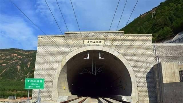  世界■中国最长的四个公路隧道，尤其是第一个，世界第二、亚洲