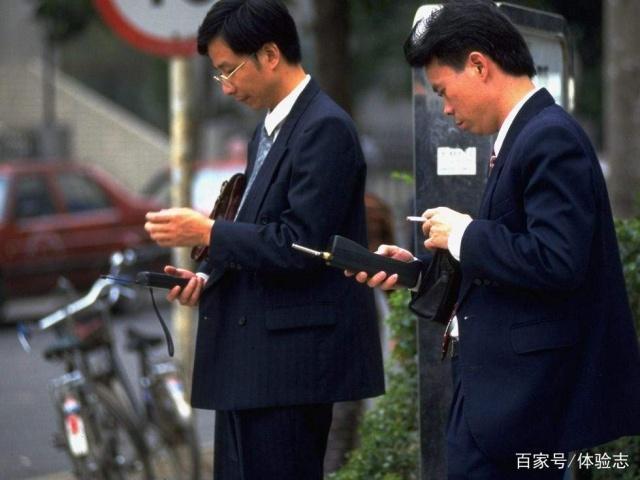 九十年代深圳繁荣初显，月薪400块，房价1500，如今涨到8万