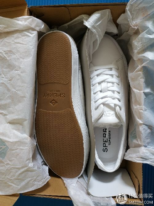 记录穿搭进阶之路 篇一:Sperry斯佩里低帮男款小白鞋