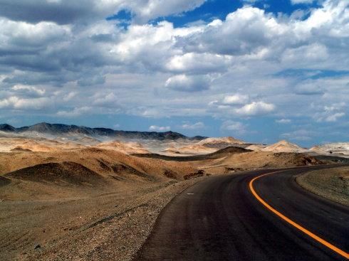 新疆人捡石头的最美季节又到了，教你在16个不同的地方捡石头！有