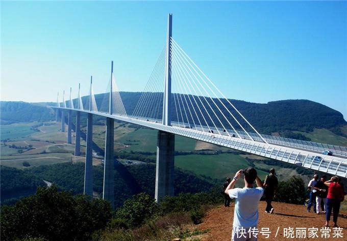 唯一打败中国的世界第一桥,花30亿建造,比北盘江大桥还高67米