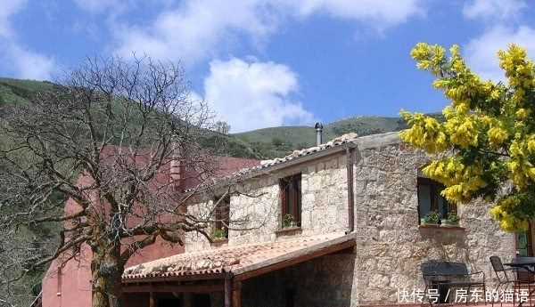 农村这个生意很吃香，农民扎堆开，城市人扎堆去，现在想脱身都难