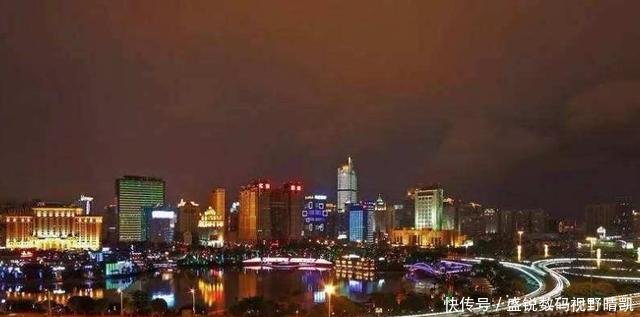  「南宁」广西城市卫星夜景图，最亮的是南宁，第二柳州，看看你