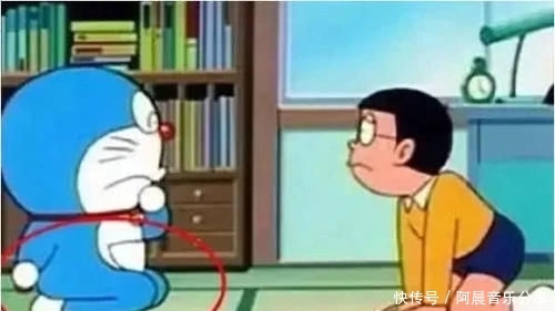  [李连杰]史上最欠揍的穿帮镜头：关晓彤的腿我忍了，李连杰身后那是谁？