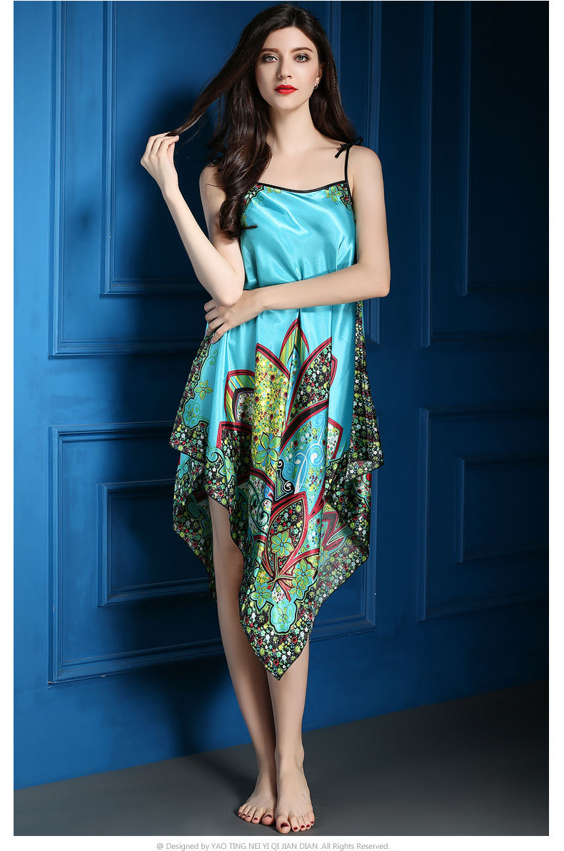 表姐的睡衣女人味十足，勾勒曼妙曲线秀出好身材