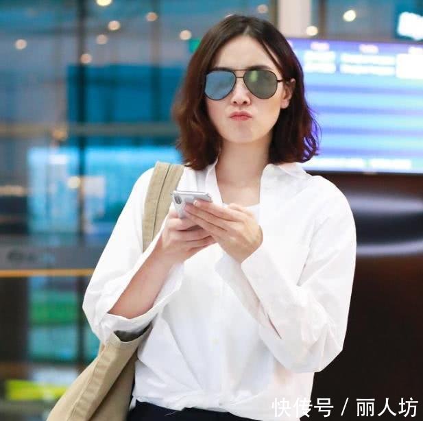 宋佳真是厉害了，在裙子上画两个“大方框”，穿出方形腿亮瞎了！