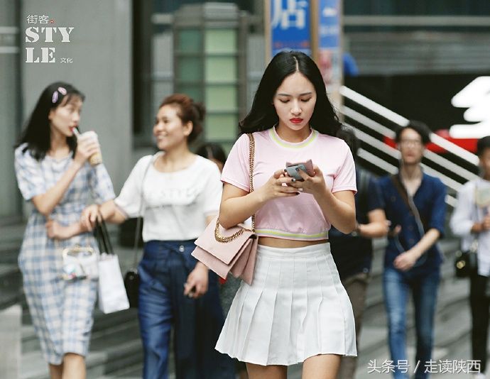 街拍:好看的皮囊并不千篇一律，别说话我喜欢那个连衣裙姐姐
